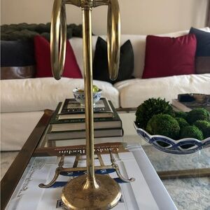 Vintage Brass Freestanding Double-Ring Hand Towel Holder